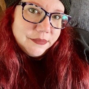 Meet your Posher, Elaine